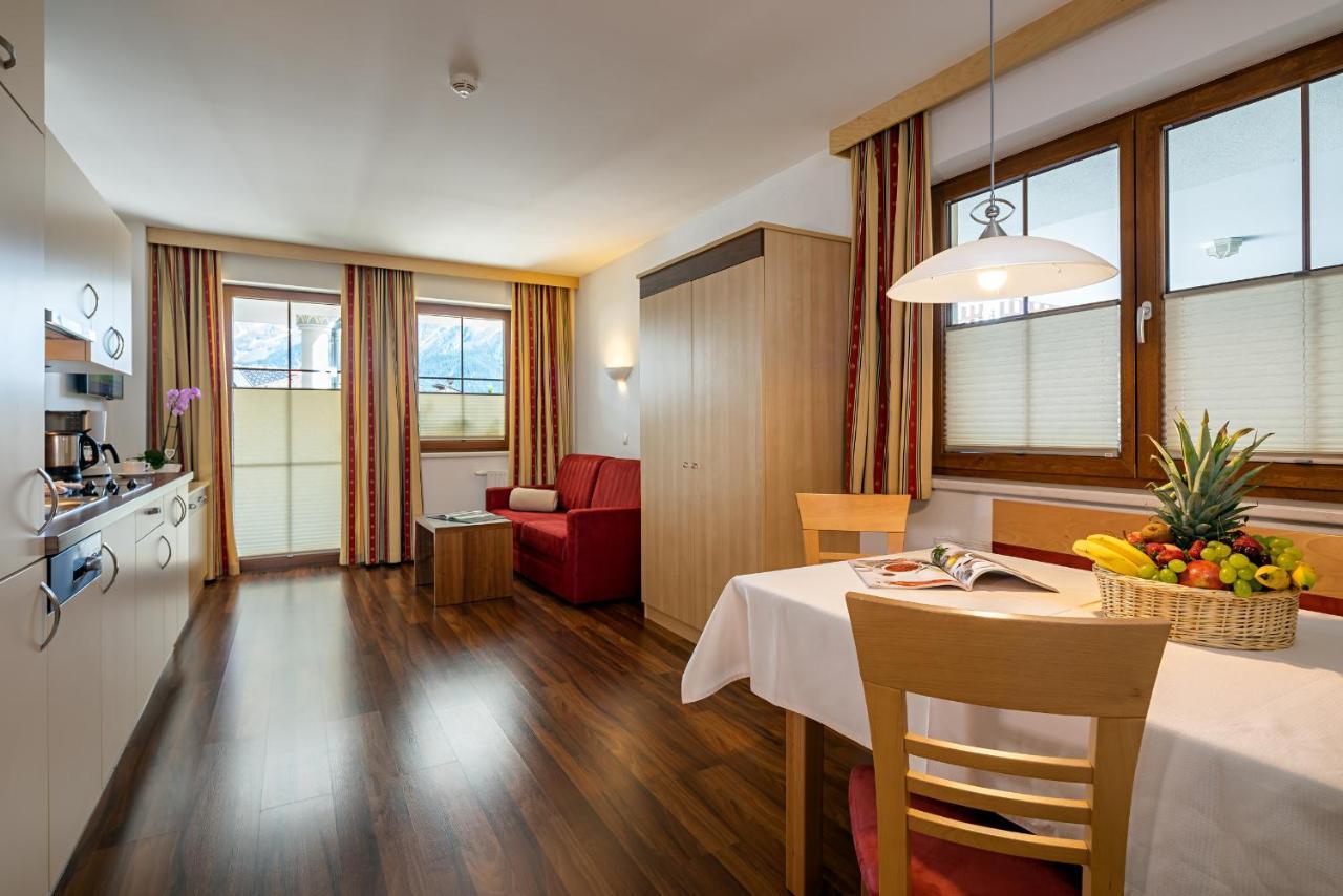 Apart-Hotel Aurora Fiss Exterior photo