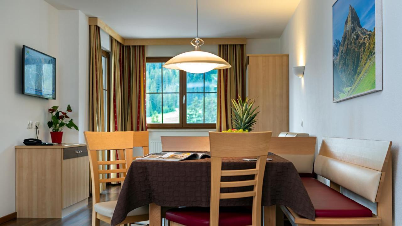 Apart-Hotel Aurora Fiss Exterior photo